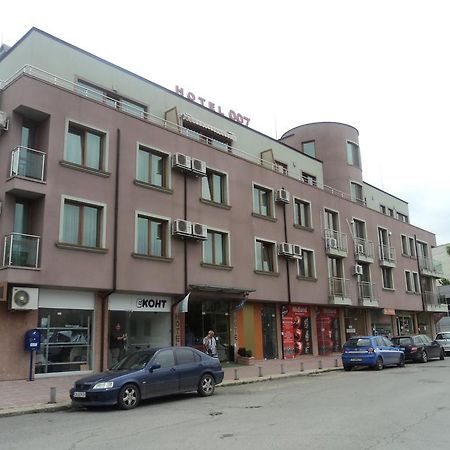 Family Hotel 007 София Экстерьер фото