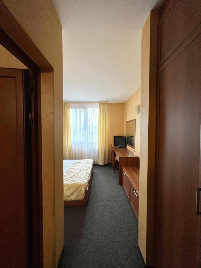 Family Hotel 007 София Экстерьер фото