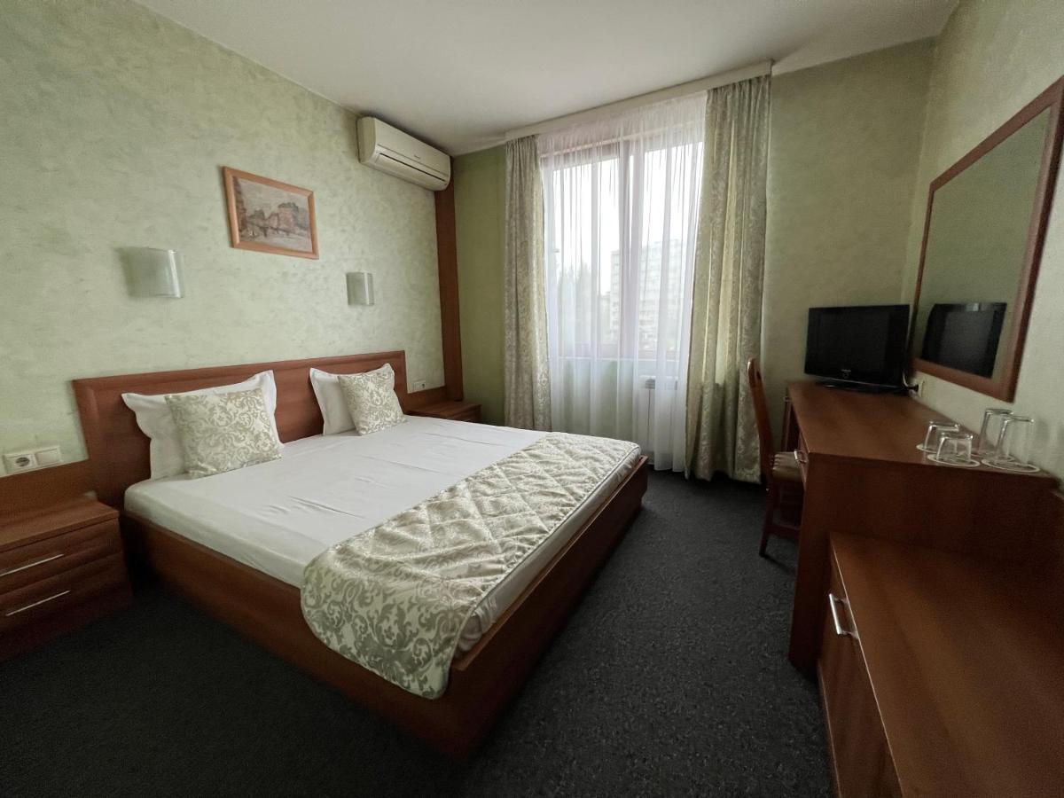 Family Hotel 007 София Экстерьер фото