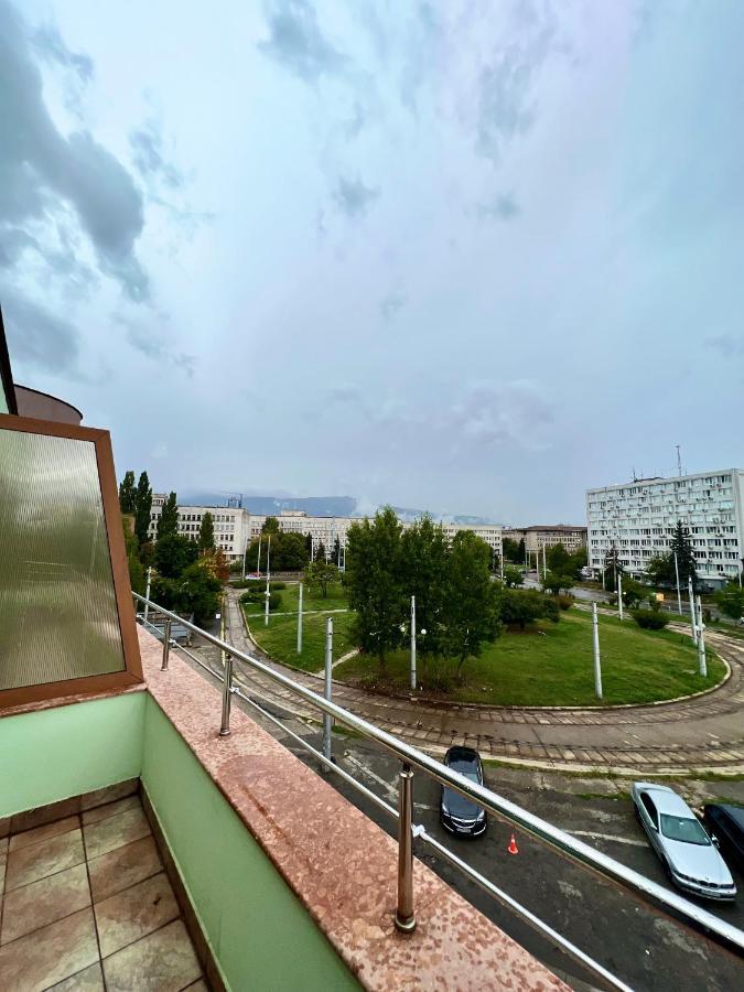 Family Hotel 007 София Экстерьер фото