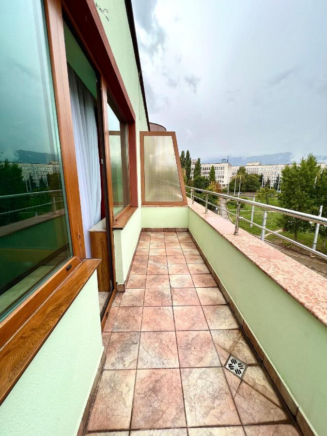 Family Hotel 007 София Экстерьер фото