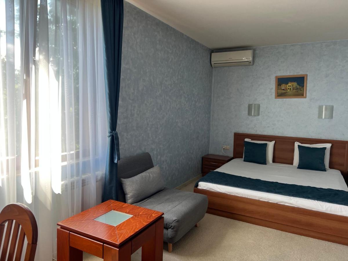Family Hotel 007 София Экстерьер фото