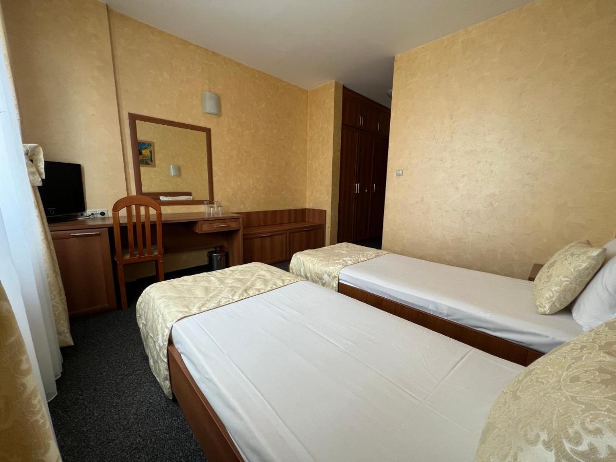 Family Hotel 007 София Экстерьер фото