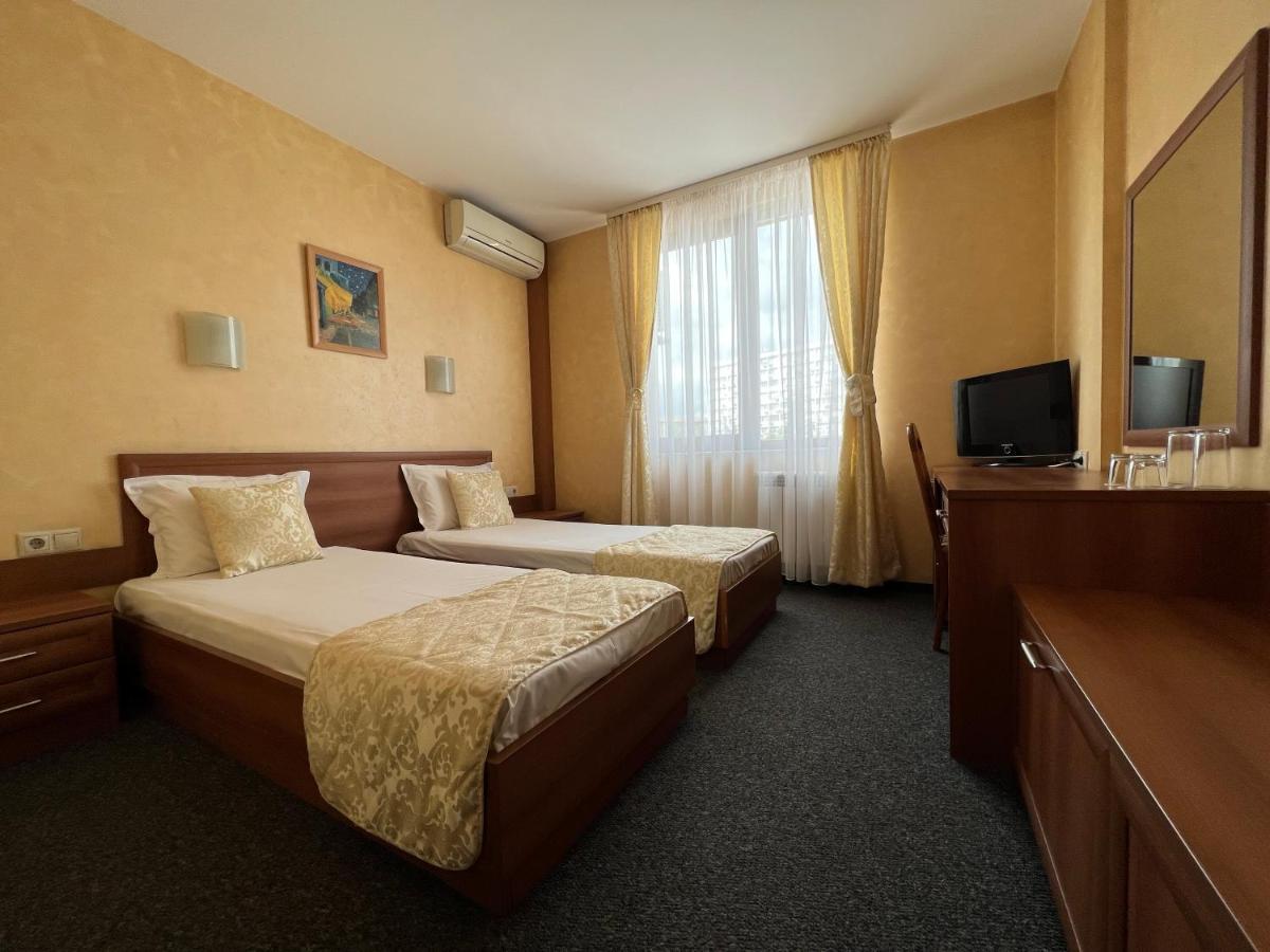 Family Hotel 007 София Экстерьер фото