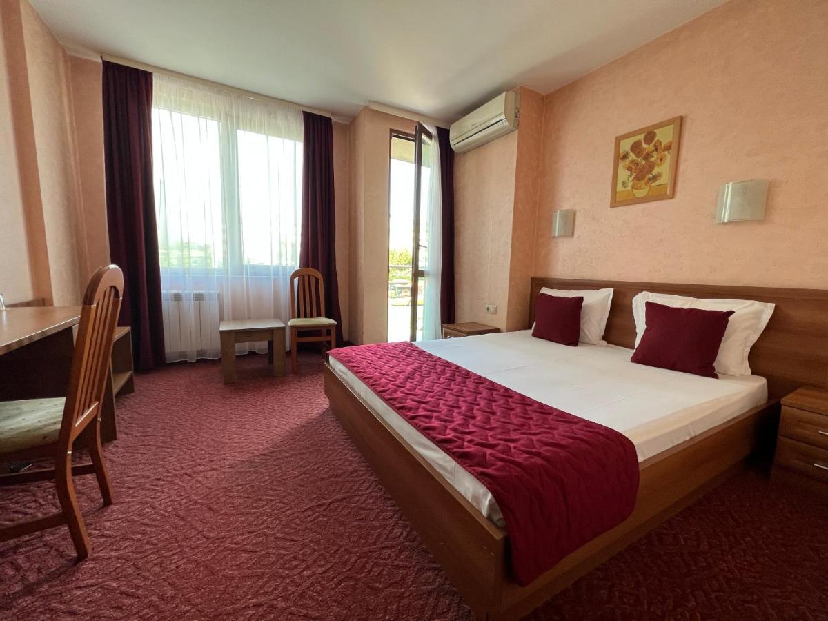 Family Hotel 007 София Экстерьер фото
